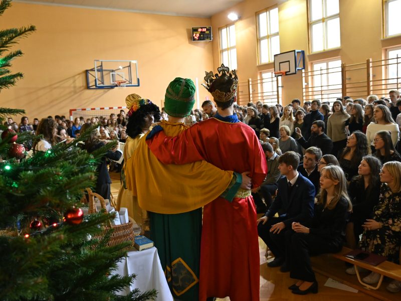 Szkolne kolędowanie 2024