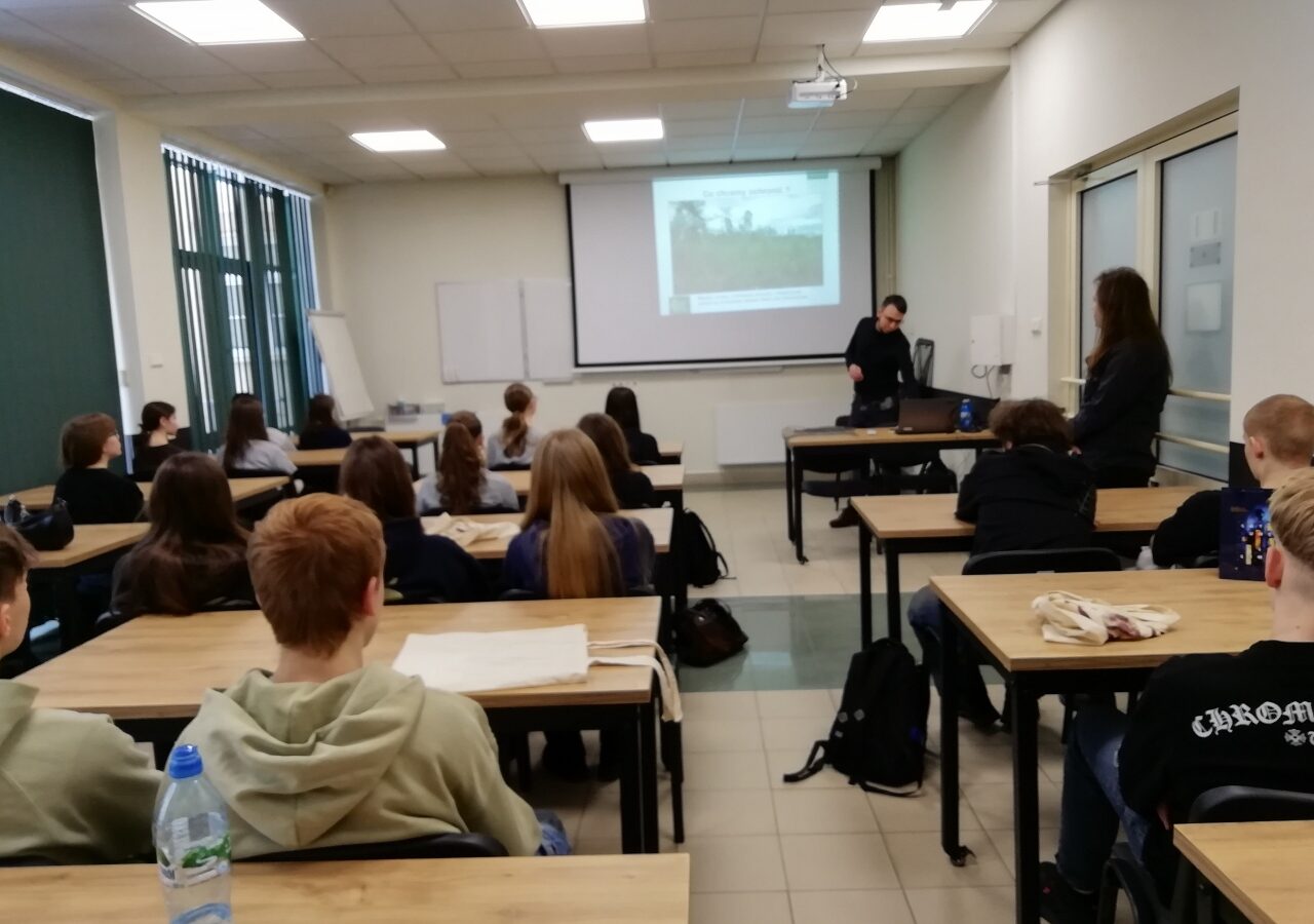 1B na warsztatach na Wydziale Nauk o Ziemi i Gospodarki Przestrzennej UMCS