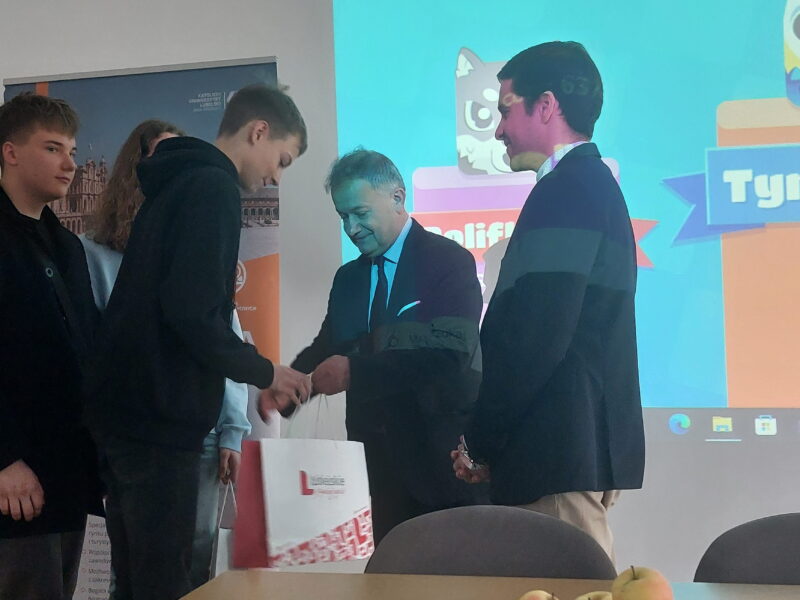 „Hiszpania + Hispanoameryka → Hispanistyka KUL”