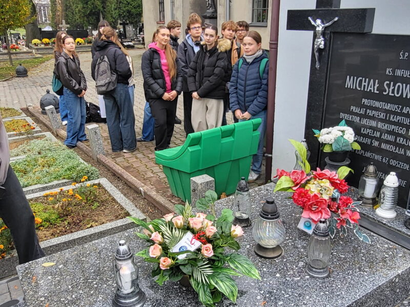 Z wizytą na lubelskich cmentarzach